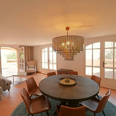 Дом отдыха Le Trayas Superieur Теуль-сюр-Мер