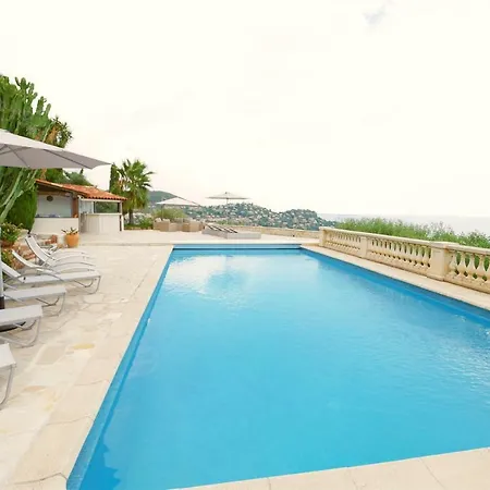 Дом отдыха Le Trayas Superieur