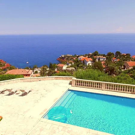 Дом отдыха Le Trayas Superieur *